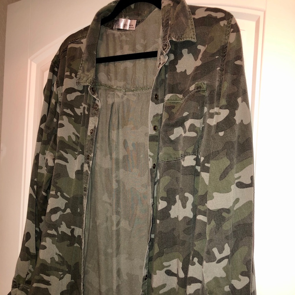 Plus Size Camo Button Down